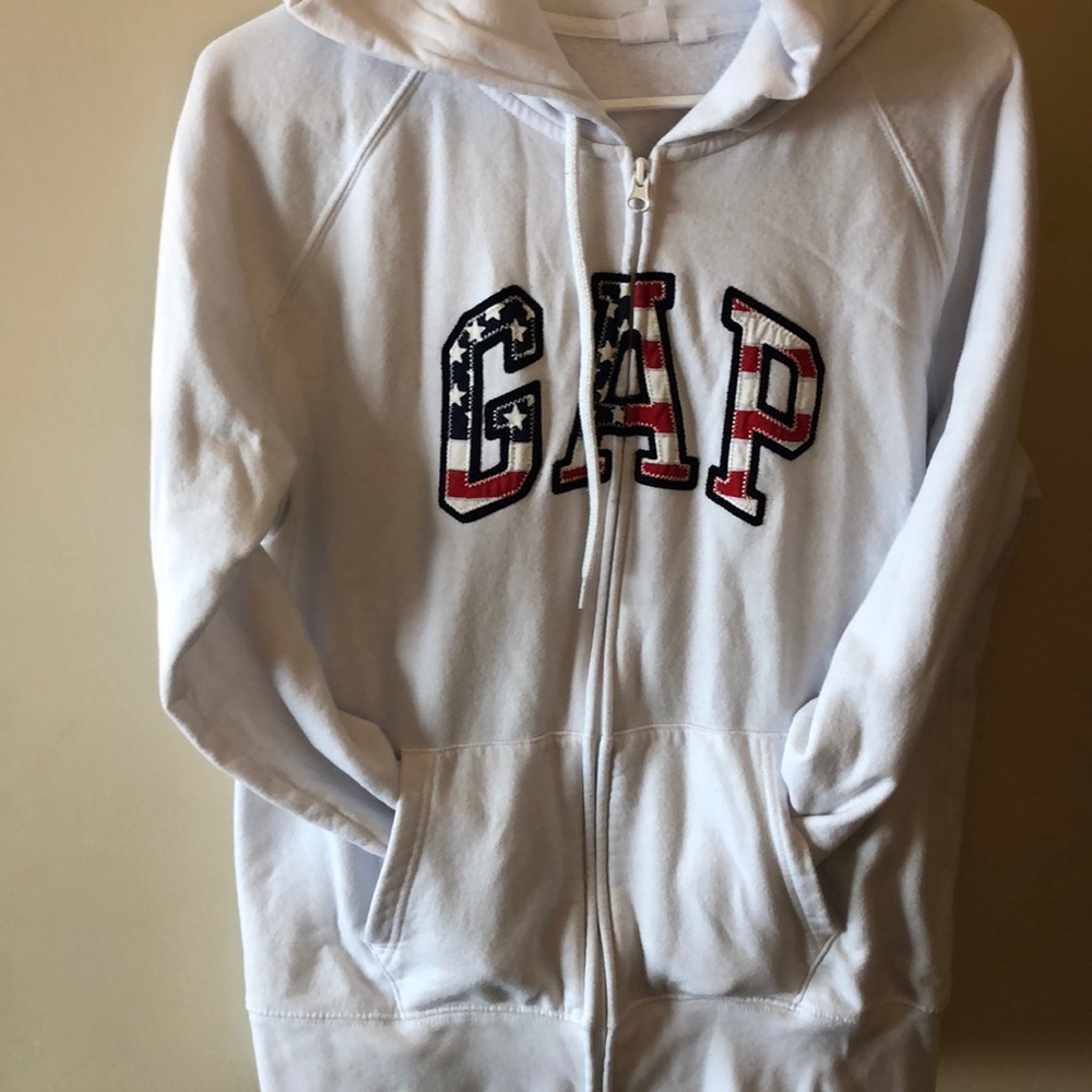 Women’s GAP zip up hoodie